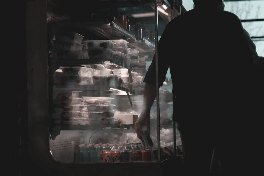 蟑螂饵剂与胶饵的灭蟑效果差异及适用场景分析